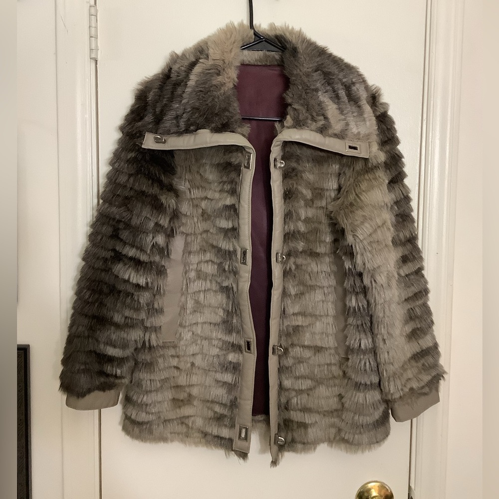 Womens Regina Glenara by Glenoit Fur Raincheetahs Jacket-size 8